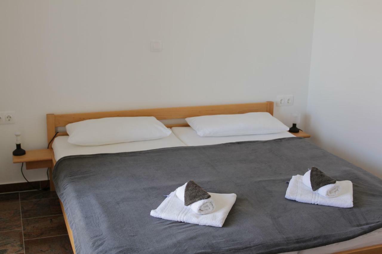 Apartmani Subasic 파그 외부 사진