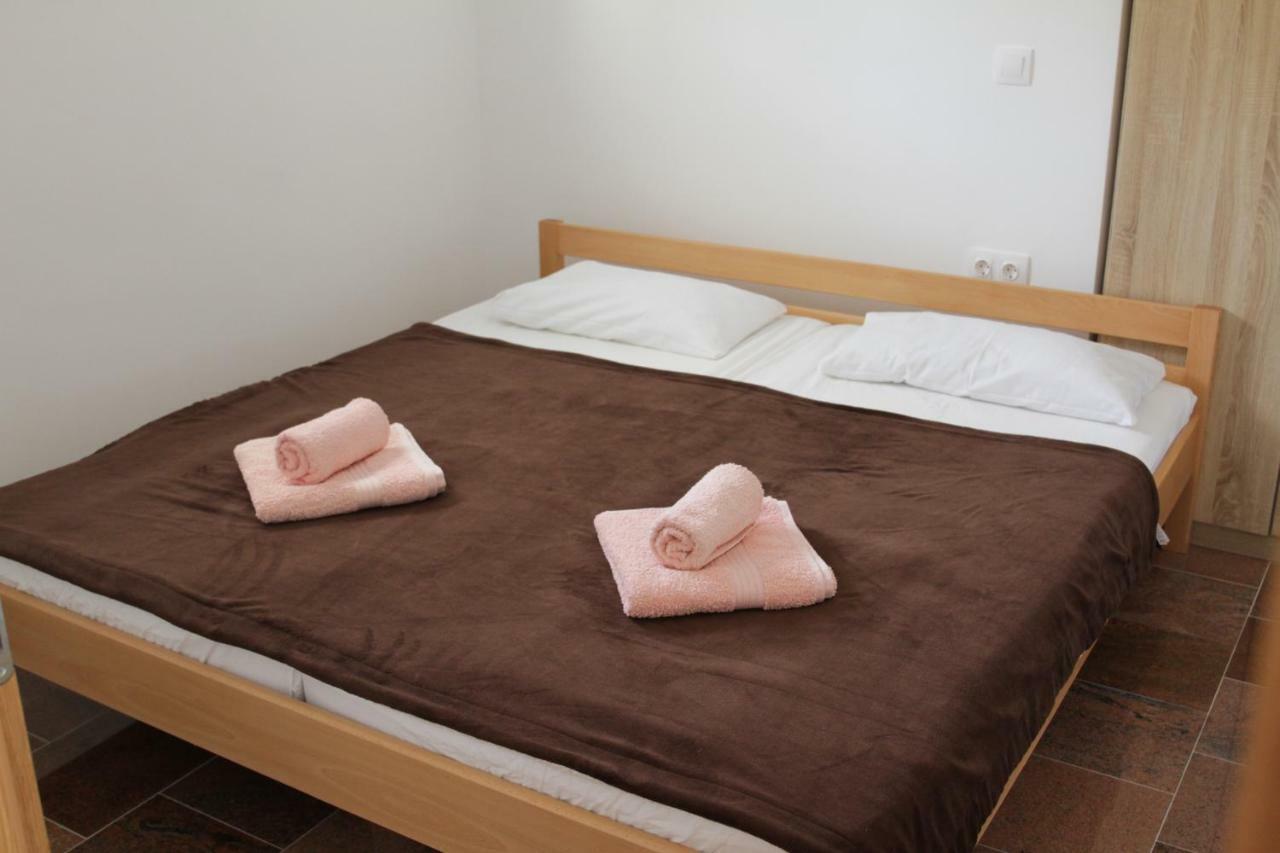 Apartmani Subasic 파그 외부 사진